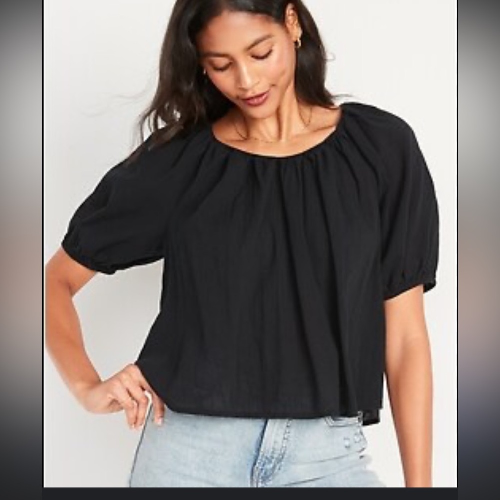 Max Studio Shirt - black puff sleeve round neck textured cropped